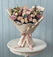 Букет цветов из:  Розы и Лизиантусы в Марусино