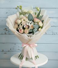 Букет цветов из:  Розы и Лизиантусы в Марусино
