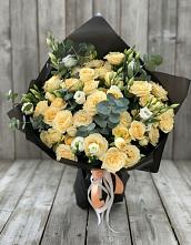 Букет цветов из:  Розы и Лизиантусы в Марусино