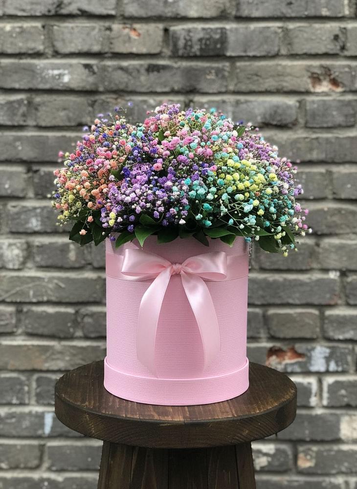 Цветочная композиция из Гипсофила и Розы в шляпной коробке в Марусино