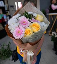 Букет цветов из:  Герберы, Розы и Хризантемы в Марусино