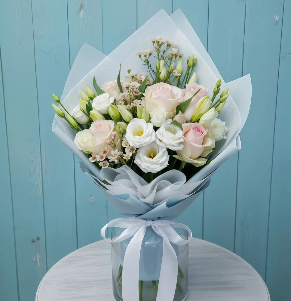 Букет цветов из: Розы и Лизиантусы в Марусино