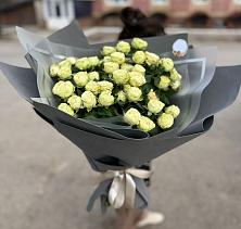Букет Белые кустовые розы Солинеро в Марусино