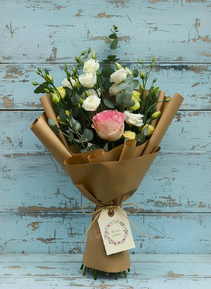 Букет цветов из: Розы и Лизиантусы в Марусино