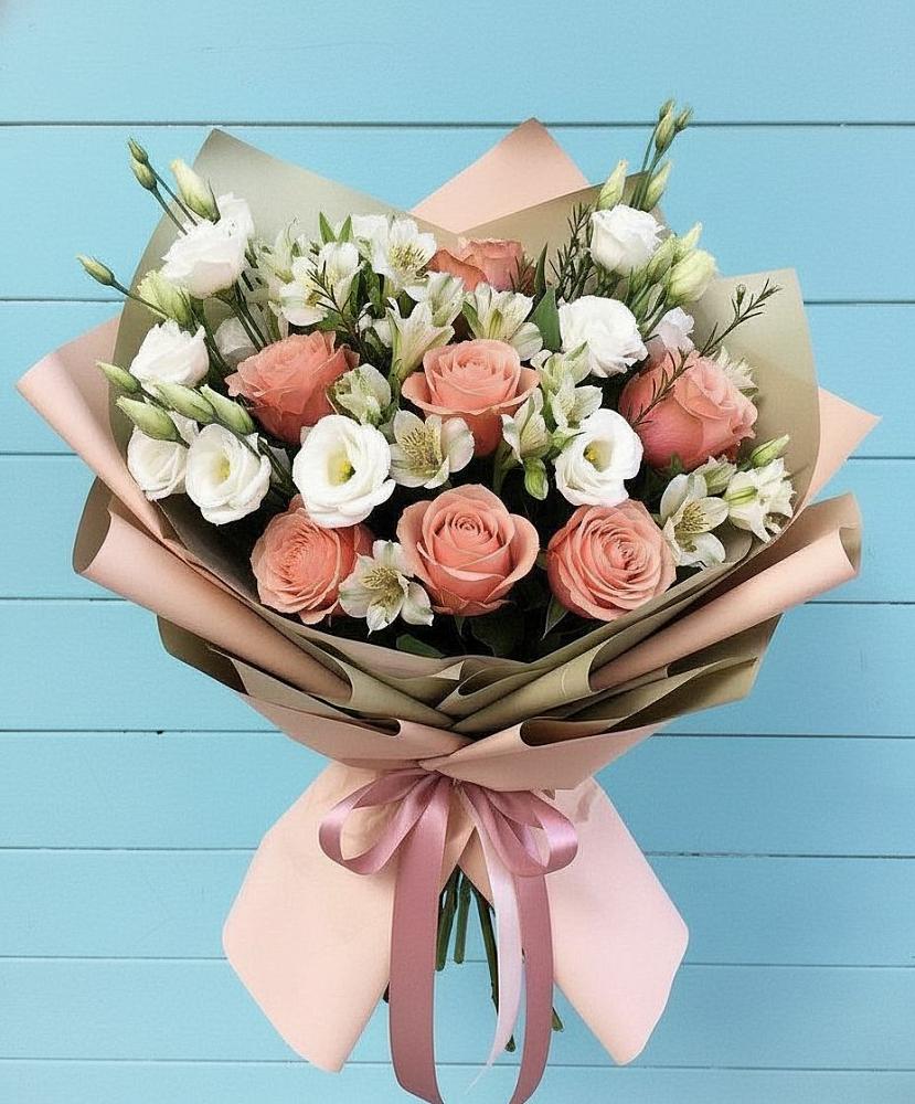 Букет цветов из: Розы, Альстромерии и Лизиантусы в Марусино