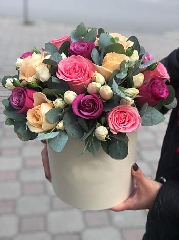 Цветочная композиция из Розы в шляпной коробке в Марусино