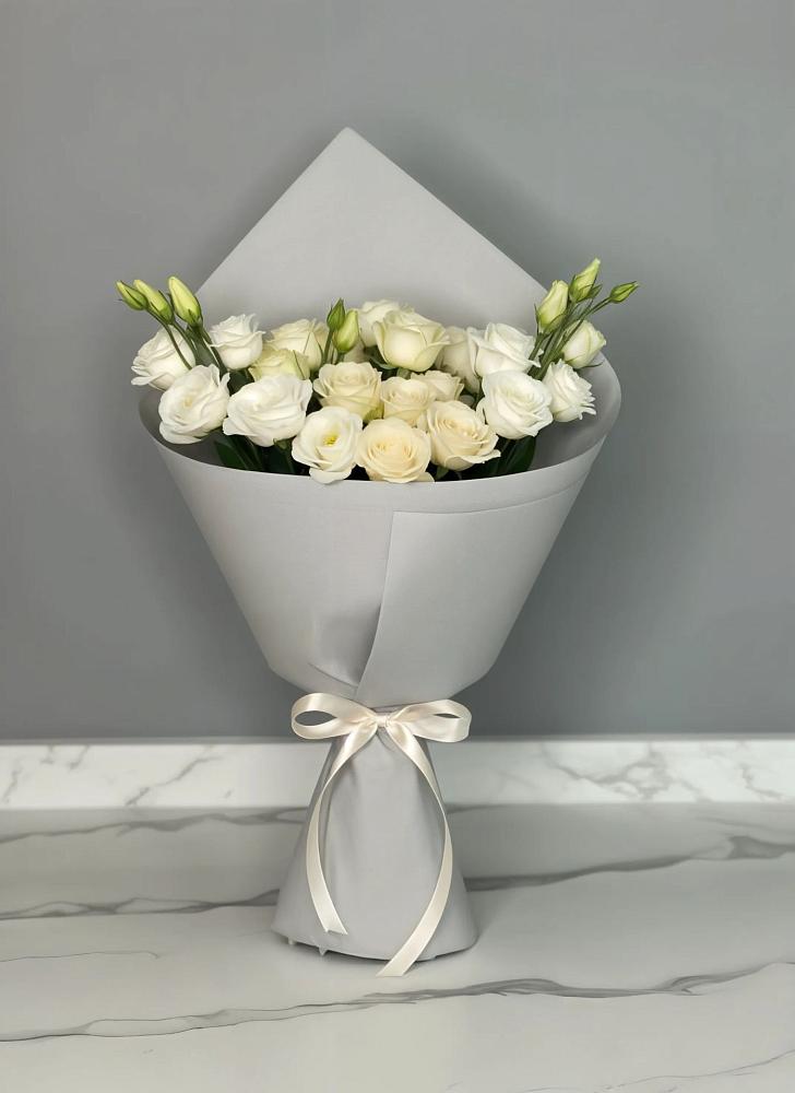 Букет цветов из: Розы и Лизиантусы в Марусино