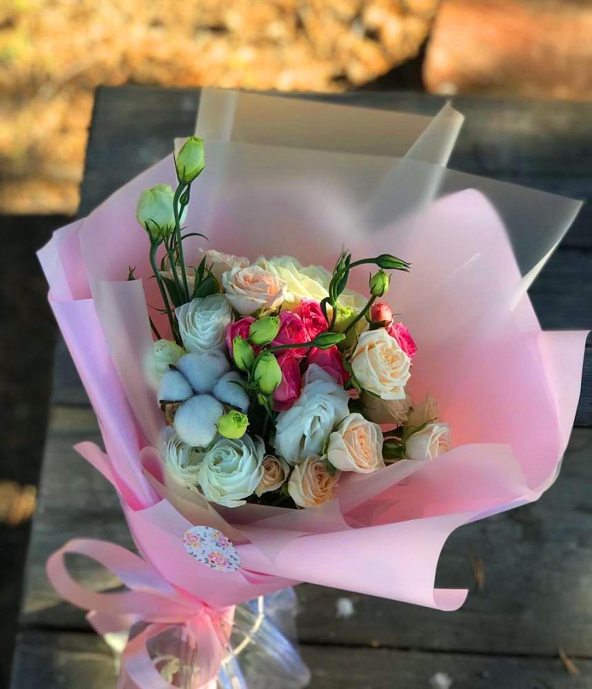 Букет цветов из: Розы и Лизиантусы в Марусино