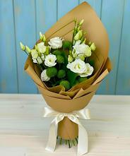 Букет цветов из:  Хризантемы и Лизиантусы в Марусино