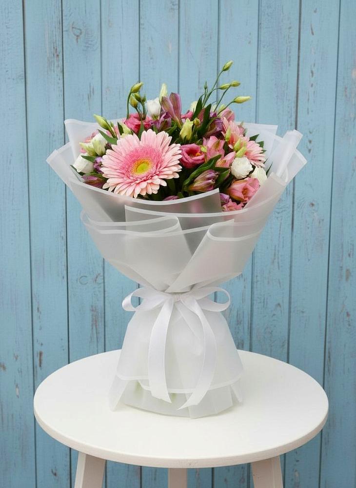 Букет цветов из: Герберы, Альстромерии и Лизиантусы в Марусино