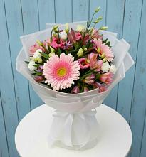 Букет цветов из:  Герберы, Альстромерии и Лизиантусы в Марусино