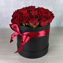 Цветочная композиция из Розы в шляпной коробке в Марусино
