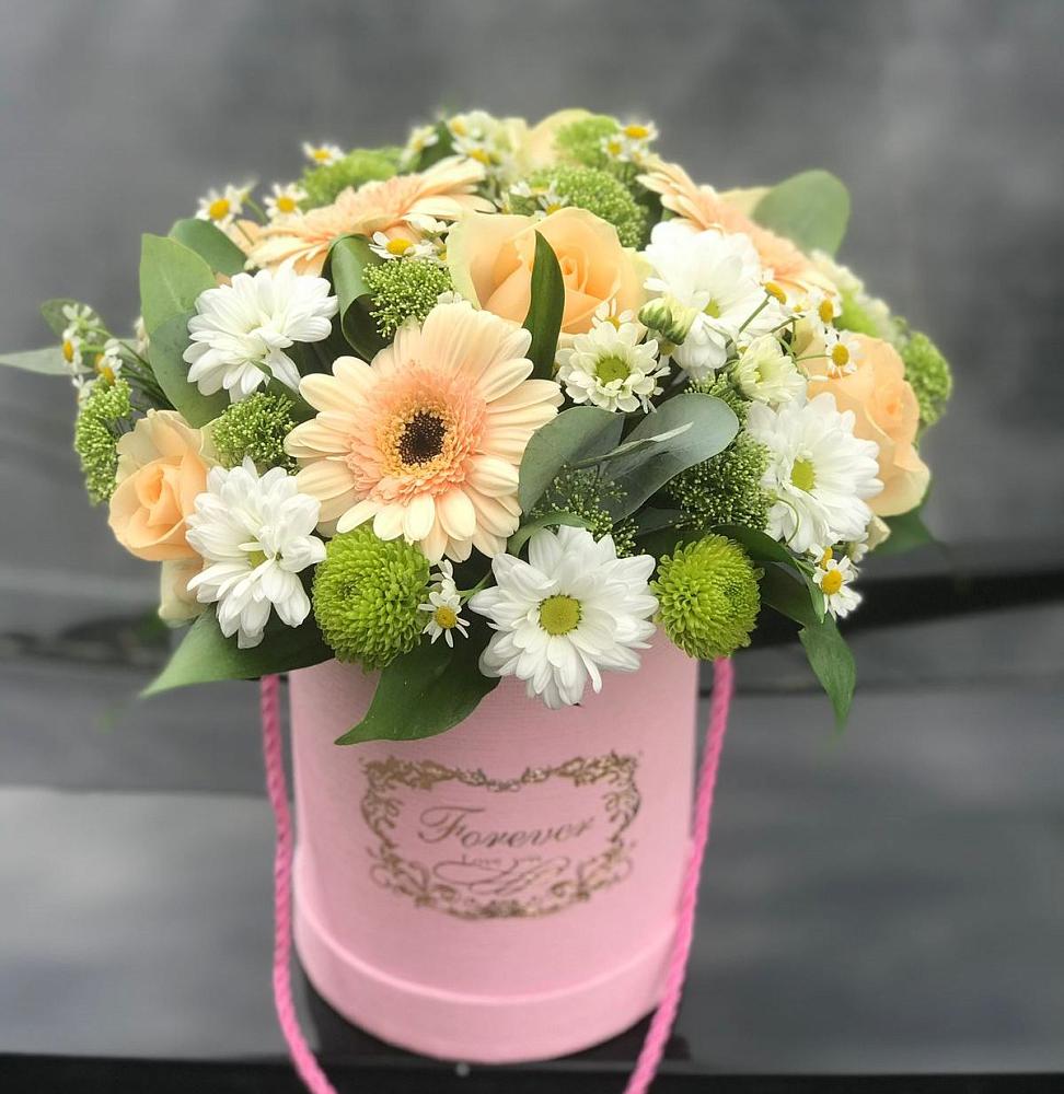 Цветочная композиция из Розы, Герберы и Хризантемы в шляпной коробке в Марусино