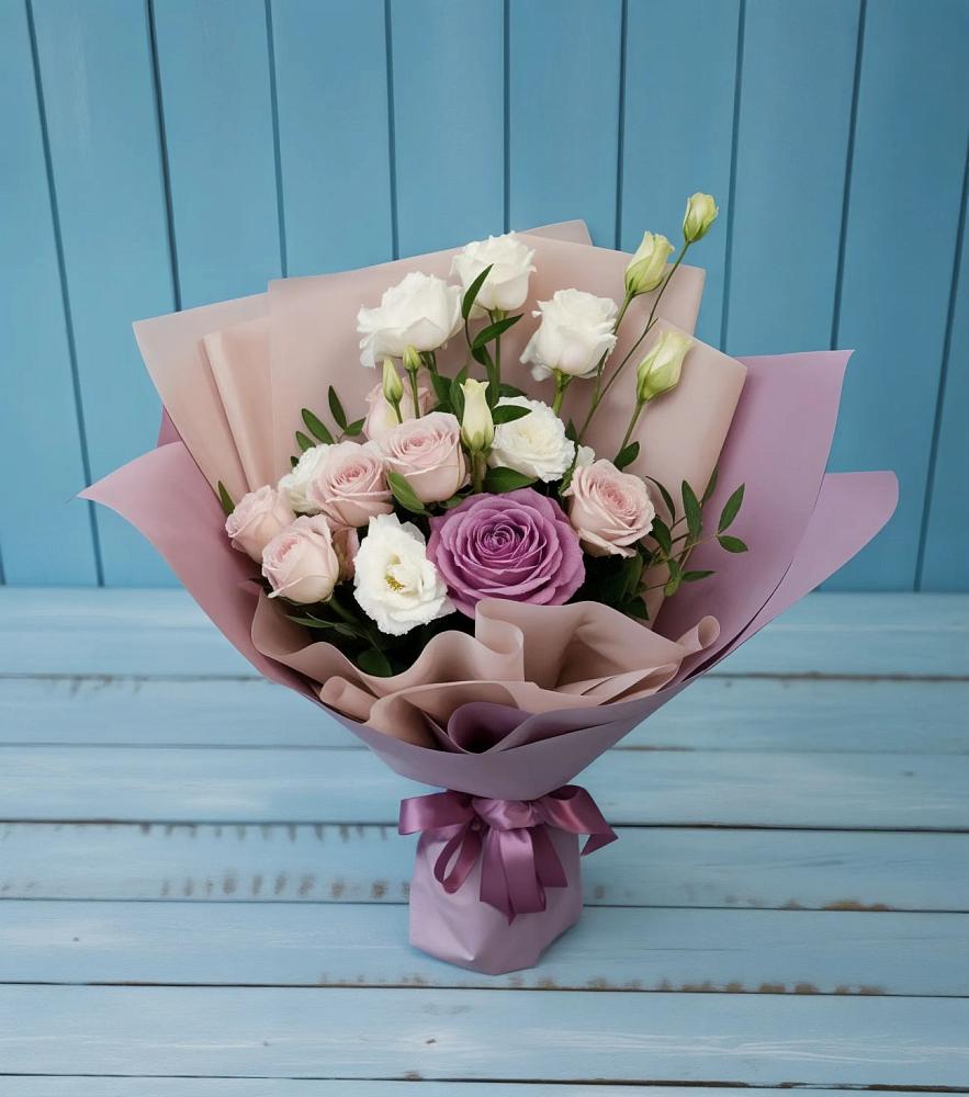 Букет цветов из: Розы и Лизиантусы в Марусино